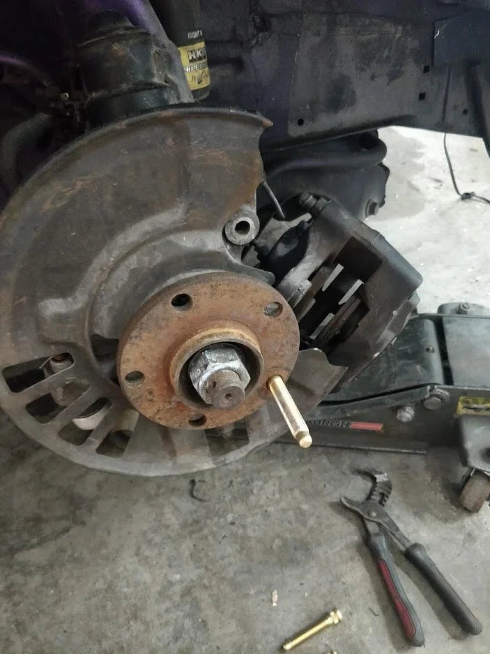 How to install wheel studs on the Nissan Skyline R32 GTR GTST GTS4 - DIY Guide with ARP Wheel Studs