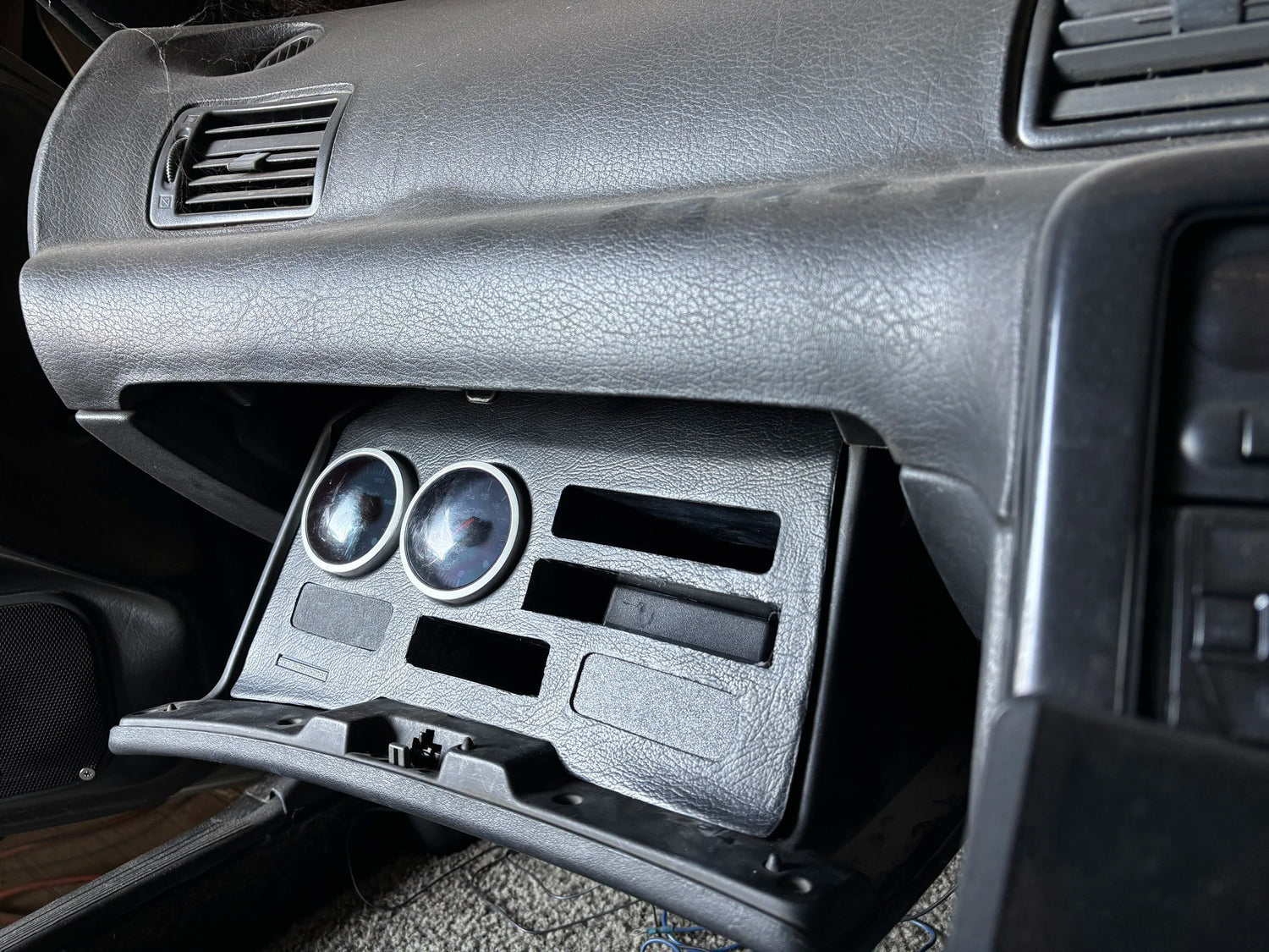 HKS Glovebox Gauge Pod Replacement Inserts (Meter Panel) - R32 S13 HKS Glovebox Gauge Pod Replacement Inserts (Meter Panel) - R32 S13